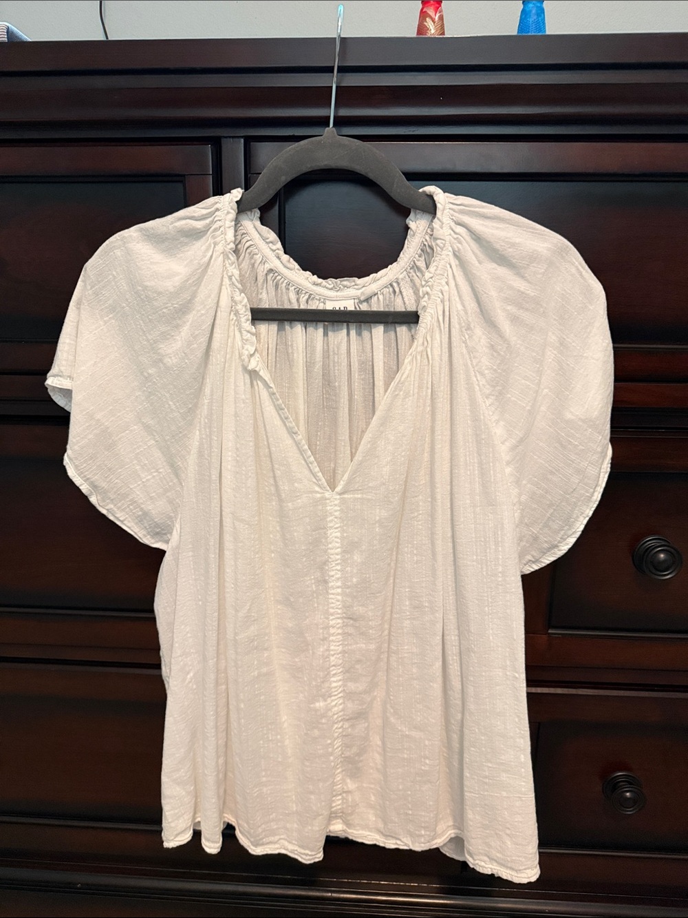 GAP Cream Flutter Sleeve V-Neck Tunic Top